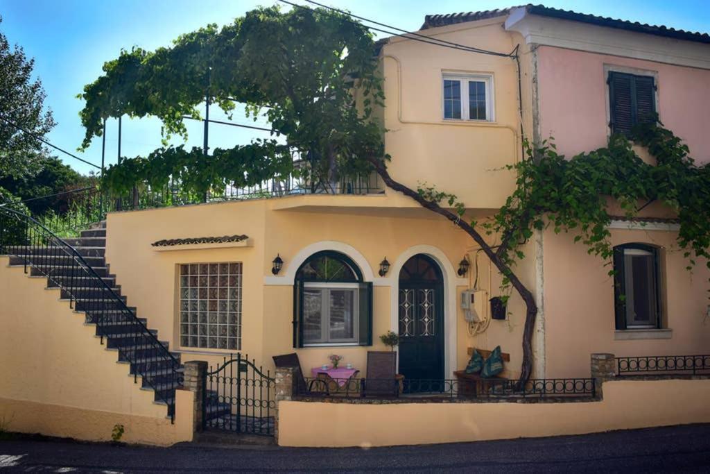 Nafsikas Apartment - Ipsos Beach Екстериор снимка