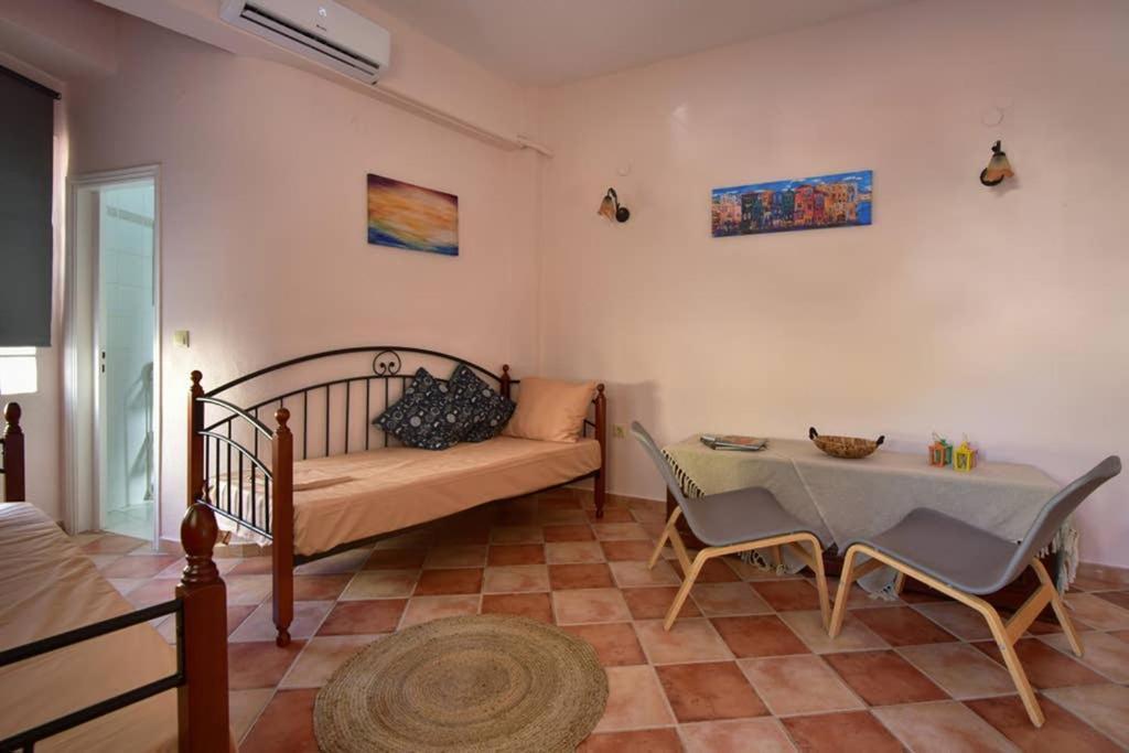 Nafsikas Apartment - Ipsos Beach Екстериор снимка