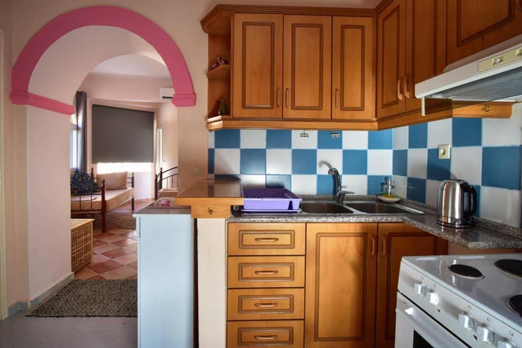 Nafsikas Apartment - Ipsos Beach Екстериор снимка