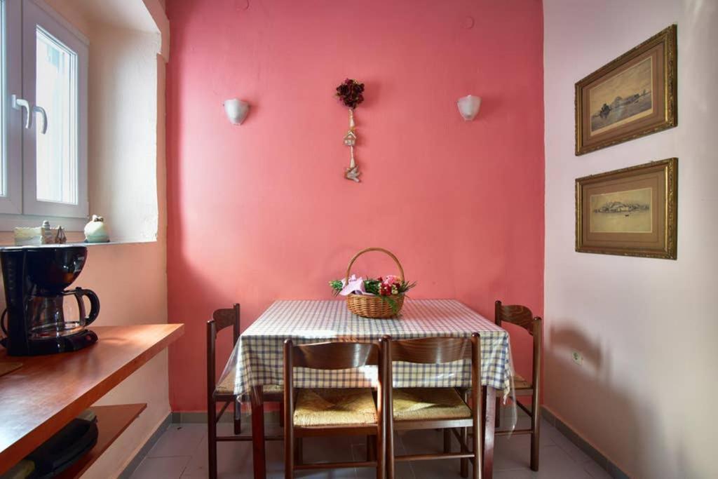 Nafsikas Apartment - Ipsos Beach Екстериор снимка